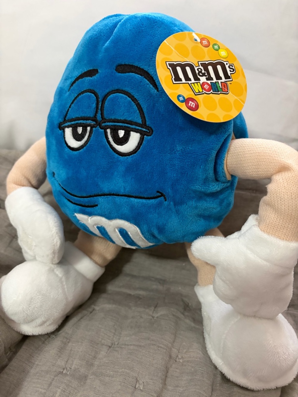 NWT M&M Blue Plush Oval Tug-A-Lug 16” Interactive from M&M’s World Las Vegas